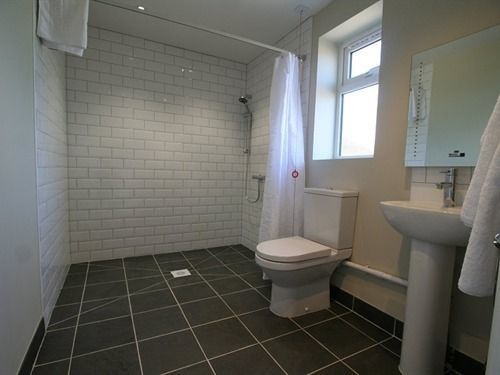 The Fox & Hounds Hotel Суиндън Екстериор снимка